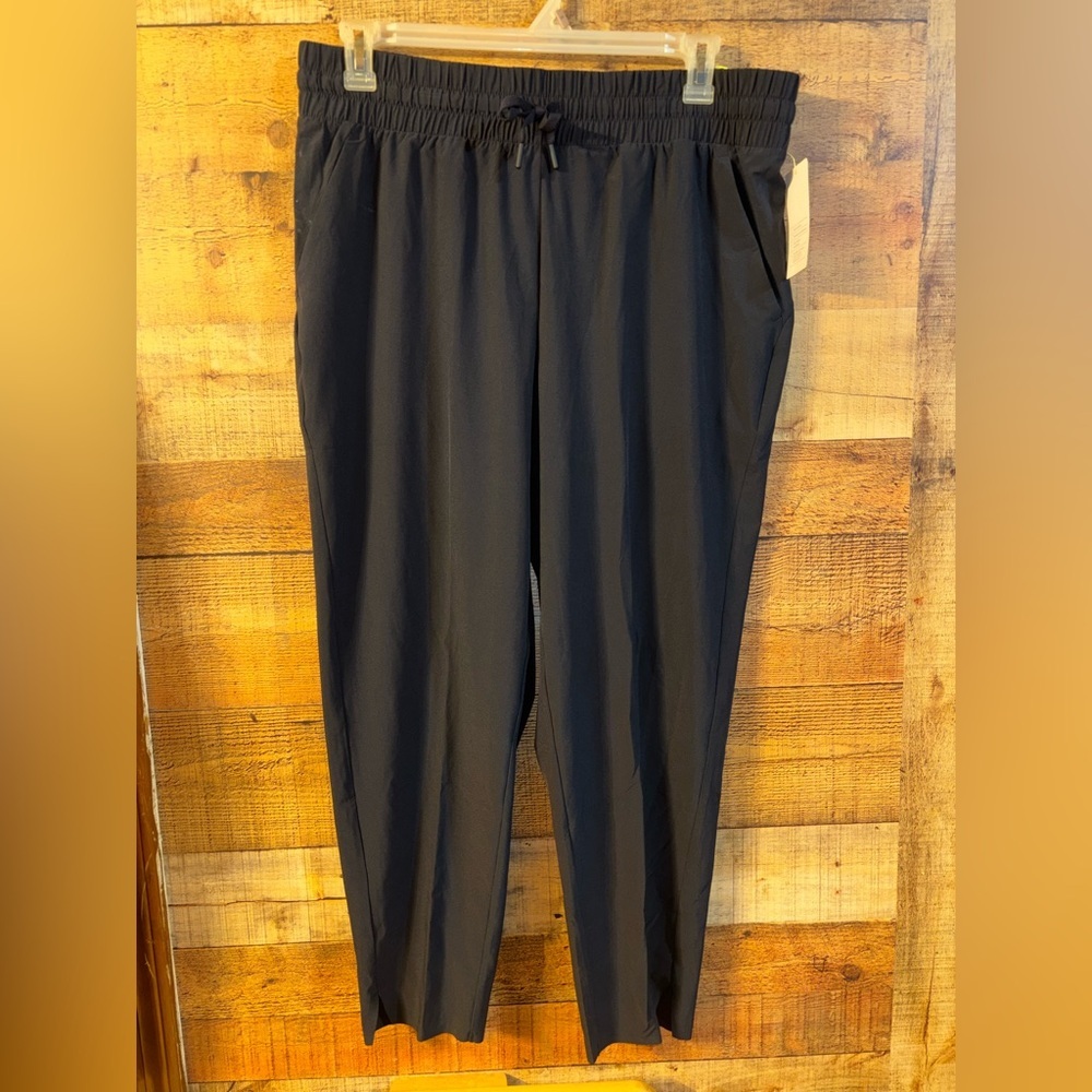 All in Motion High Rise Woven Pants